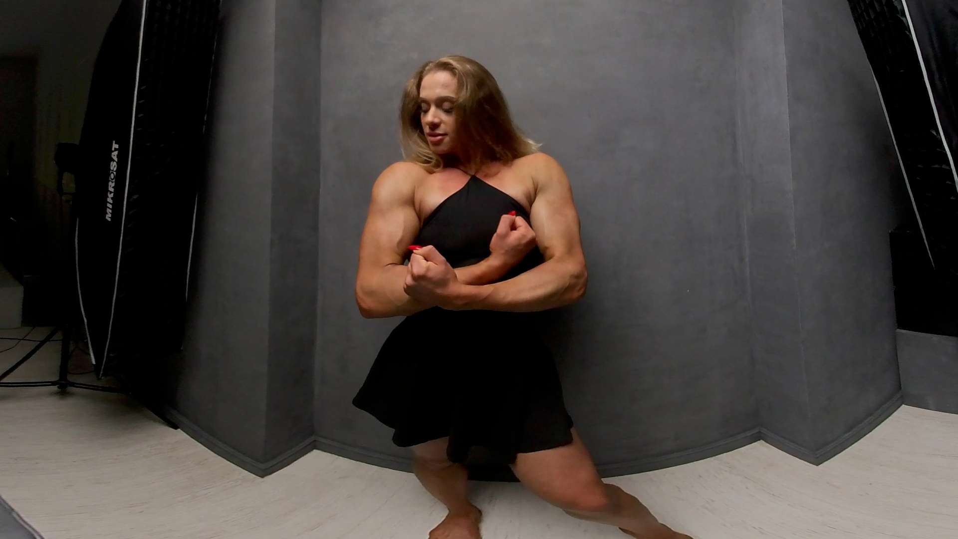Lili Studio Shooting VR 01