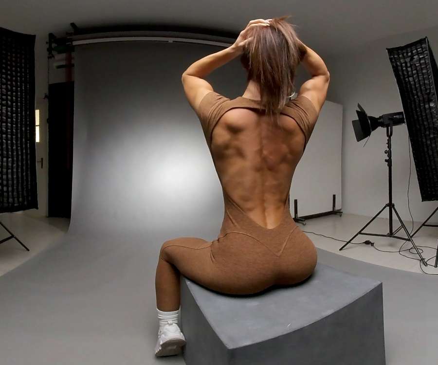 Reni Studio Shooting VR